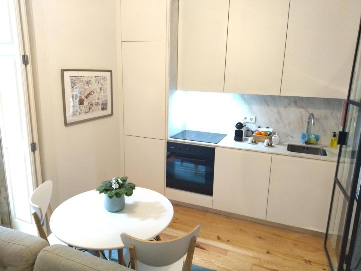 Santa Catarina Patio Apartment - With Washer Machine بورتو المظهر الخارجي الصورة