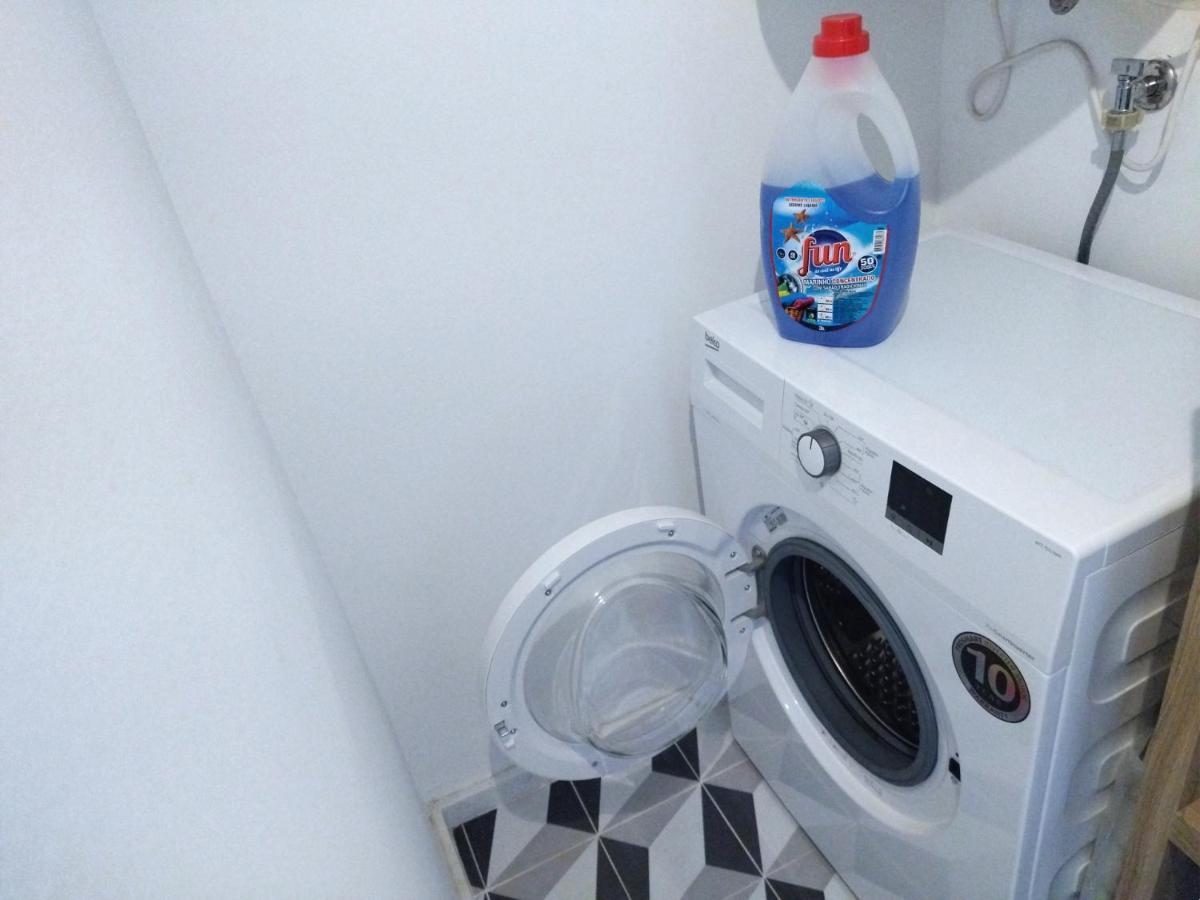 Santa Catarina Patio Apartment - With Washer Machine بورتو المظهر الخارجي الصورة