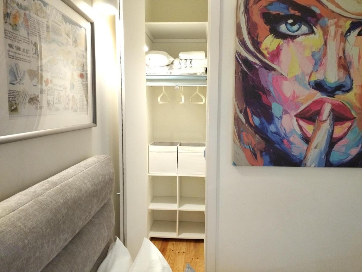 Santa Catarina Patio Apartment - With Washer Machine بورتو المظهر الخارجي الصورة