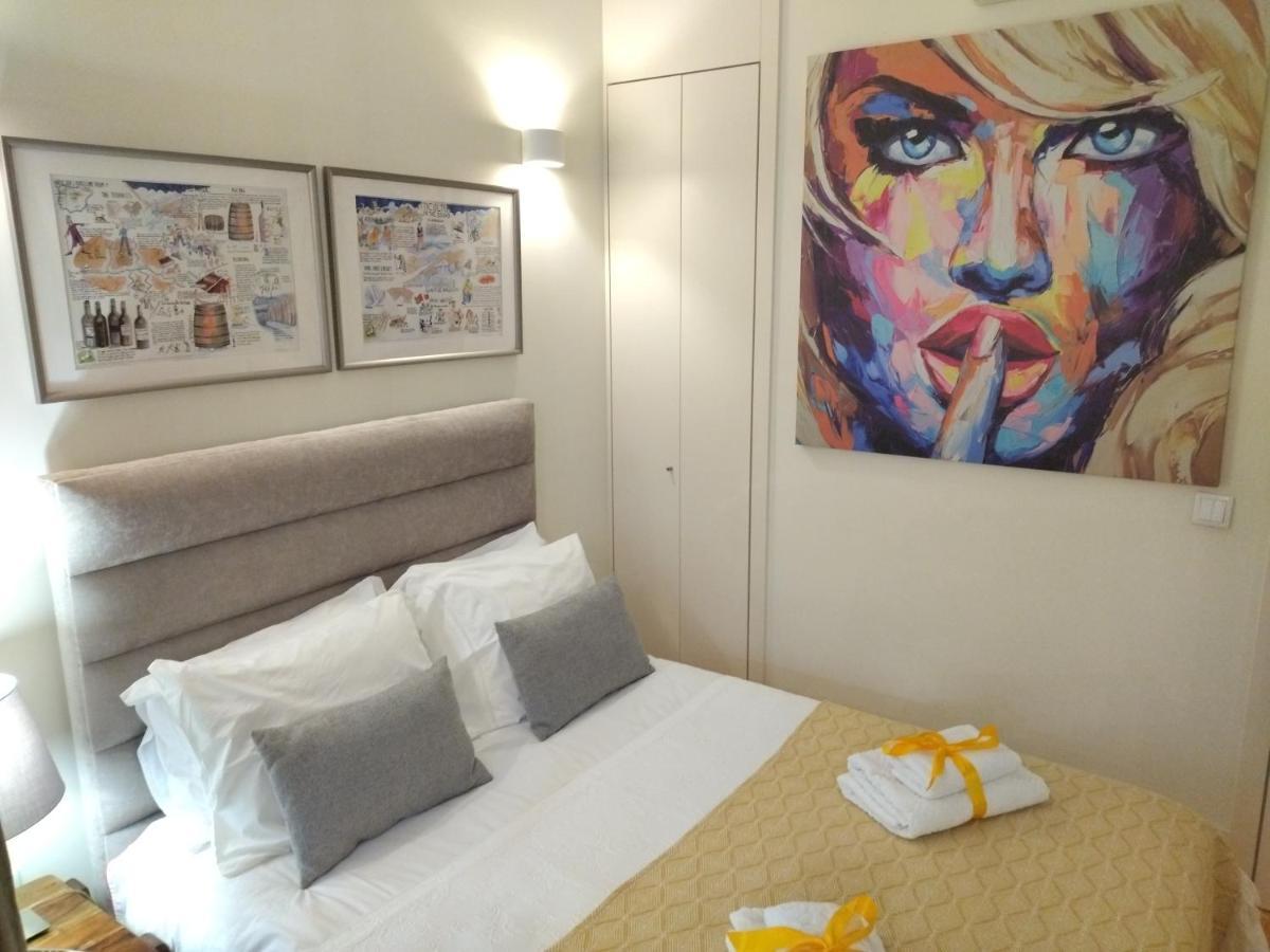 Santa Catarina Patio Apartment - With Washer Machine بورتو المظهر الخارجي الصورة