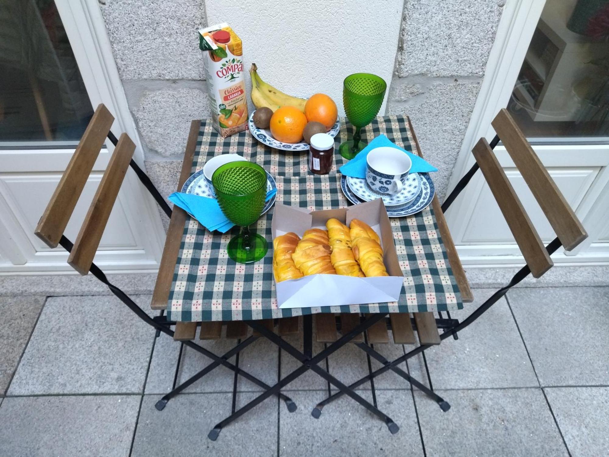 Santa Catarina Patio Apartment - With Washer Machine بورتو المظهر الخارجي الصورة