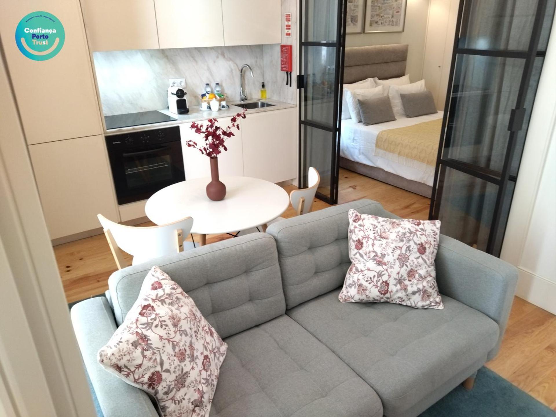 Santa Catarina Patio Apartment - With Washer Machine بورتو المظهر الخارجي الصورة